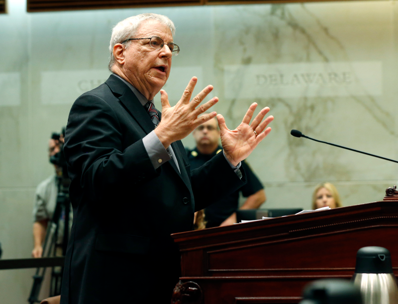 Steven Wise of the Nonhuman Rights Project arguing on behalf of the chimpanzee Tomm before the New York Supreme Court Appellate Division on Oct. 8, 2014, in Albany, N.Y. (Image: Mike Groll/AP)
